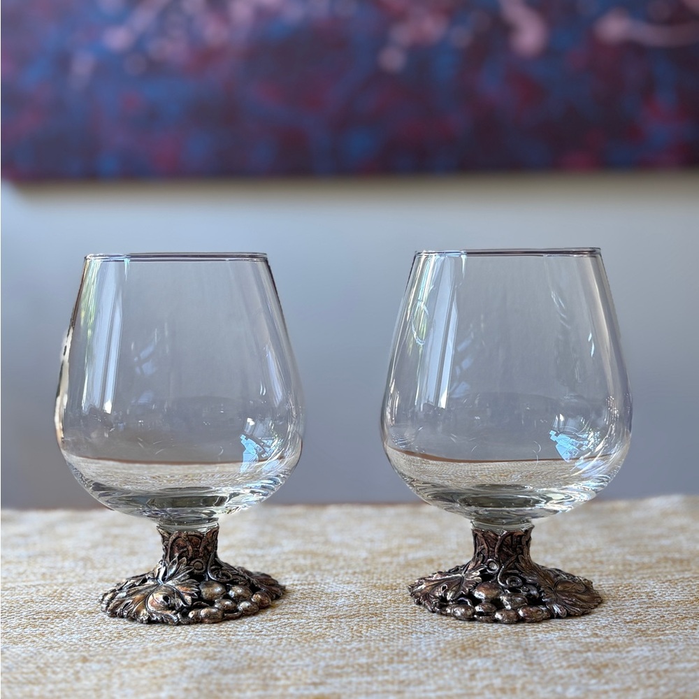 ARTHUR COURT Grape Glasses Elegant Glass Goblets with Ornate Silver Base